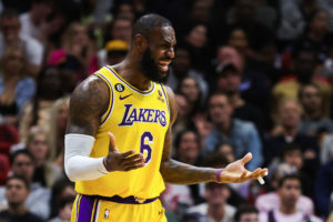 Los Lakers solo harán un traspaso si les asegura ser candidatos al anillo
