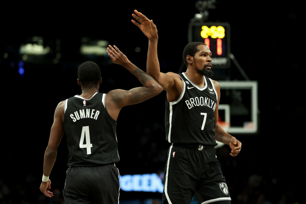 Los Nets garantizan los contratos de Watanabe, Sumner y Morris