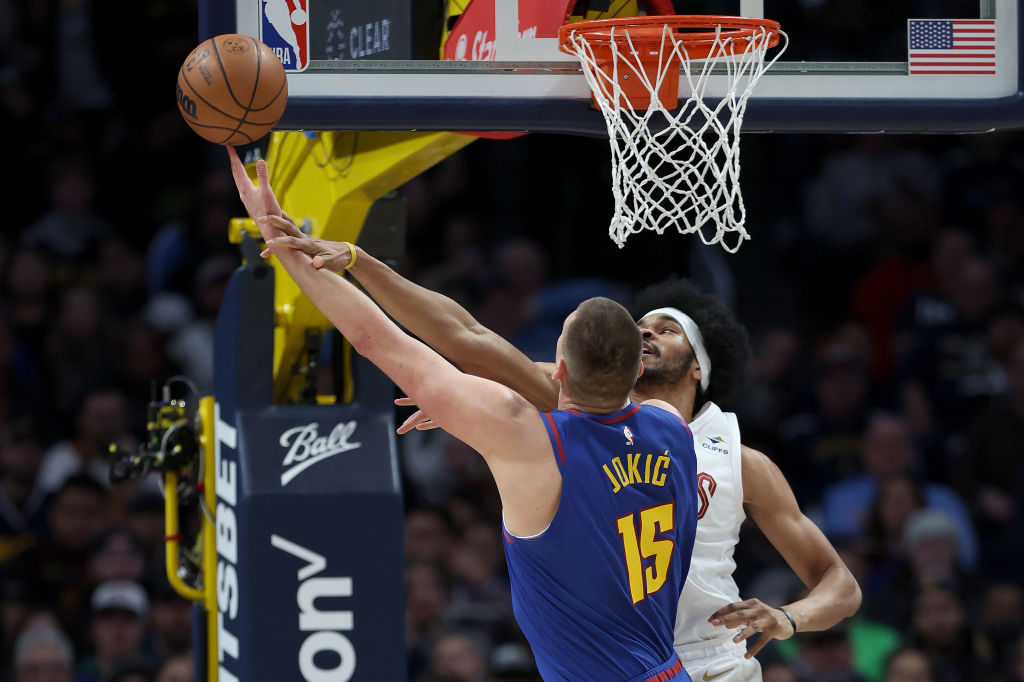Jokic acaba con los Cavaliers con un nuevo triple-doble