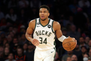 Milwaukee toma Indiana con 41 puntos de Giannis Antetokounmpo