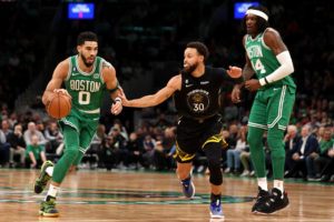 Boston se toma su pequeña revancha de las pasadas Finales