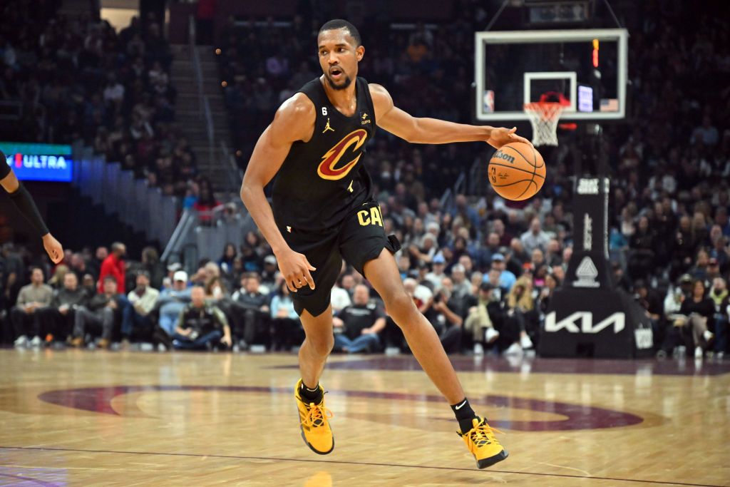 La mejor versión de Evan Mobley acaba con los Bucks