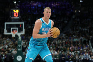Los Kings quieren hacerse con Mason Plumlee