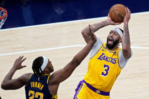 Los Lakers se imponen en Indiana al ritmo de Anthony Davis