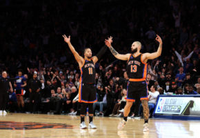 Los Knicks remontan 21 puntos a los Sixers