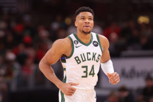 Giannis Antetokounmpo sufre una nueva lesión