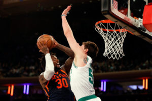 Los Knicks se cargan al líder de la NBA
