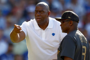 Magic Johnson se suma a una oferta  para comprar un equipo NFL