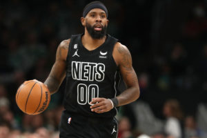 Royce O'Neale destaca el papel de los suplentes