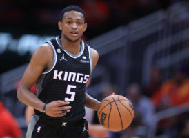 Los Kings descartan daños graves en la muñeca de De'Aaron Fox