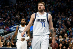 Dallas no despierta: 1-4 con Doncic e Irving