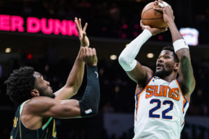 Phoenix recupera a DeAndre Ayton