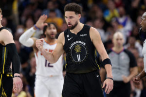 Un fantástico Klay Thompson impulsa a los Warriors
