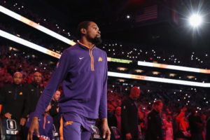 Durant debuta en Phoenix con victoria