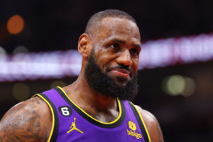 LeBron James, feliz por la reacción final de los Lakers