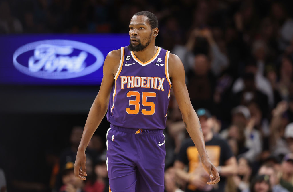Durant guía a los Suns a su cuarta victoria consecutiva