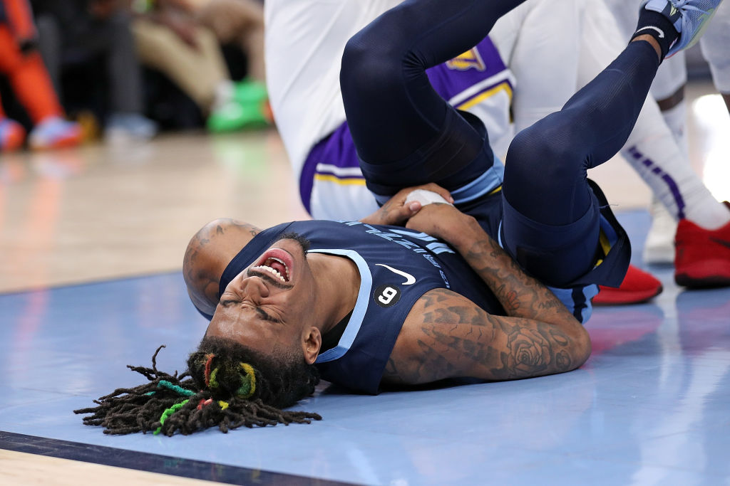 Ja Morant al sufrir una lesión