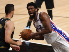 La NBA baraja sancionar el flopping con faltas técnicas