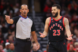 La NBA estudia una supuesta cuenta secundaria de Twitter del árbitro Eric Lewis