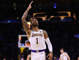 Los Lakers buscarán un 'sign-and-trade' por D'Angelo Russell