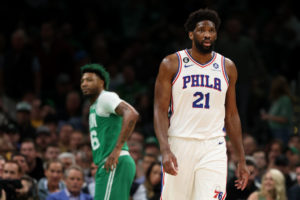 Embiid: "Debería estar de baja unas cuatro semanas"