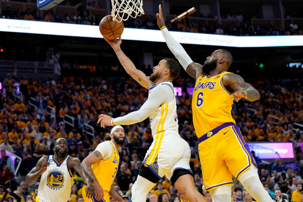 Los Warriors hacen los deberes en casa y fuerzan el Game 6