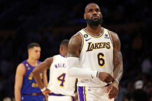 LeBron James está considerando la retirada