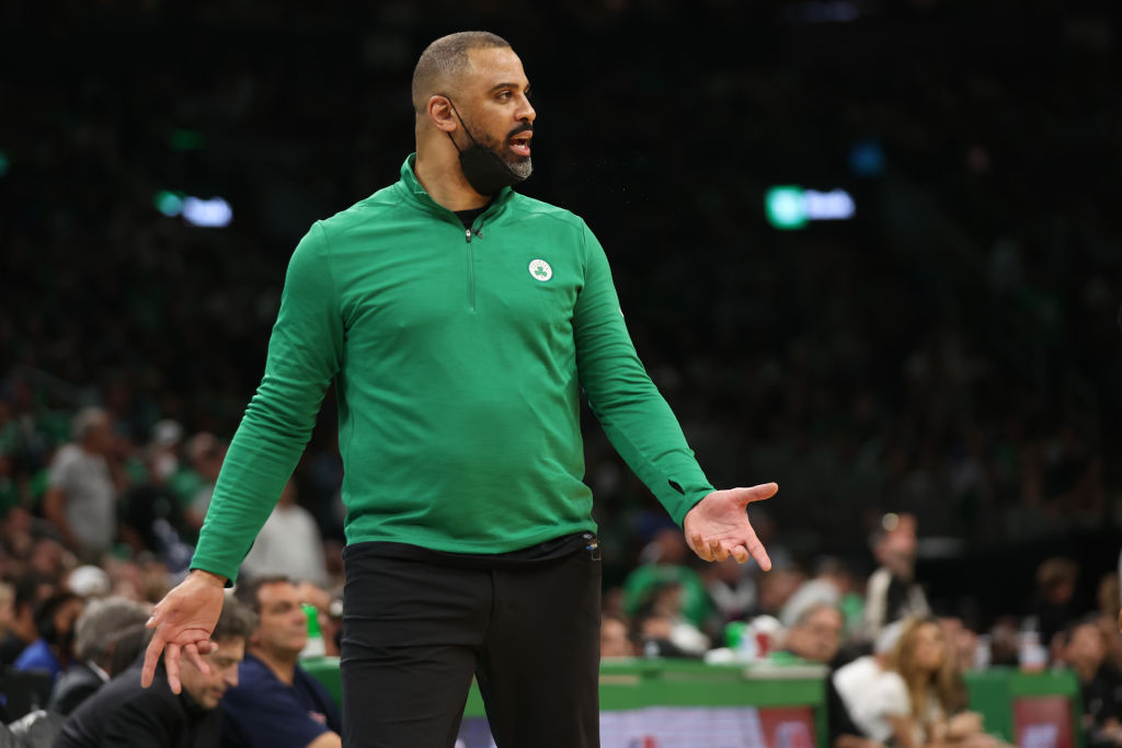 Los Rockets, interesados en tres asistentes de los Celtics