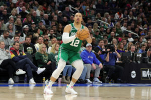 Grant Williams pasa por el quirófano