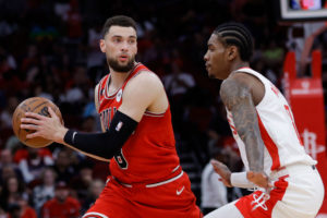 Knicks y Mavericks, tras la pista de Zach LaVine