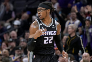 Dallas se hace con Richaun Holmes