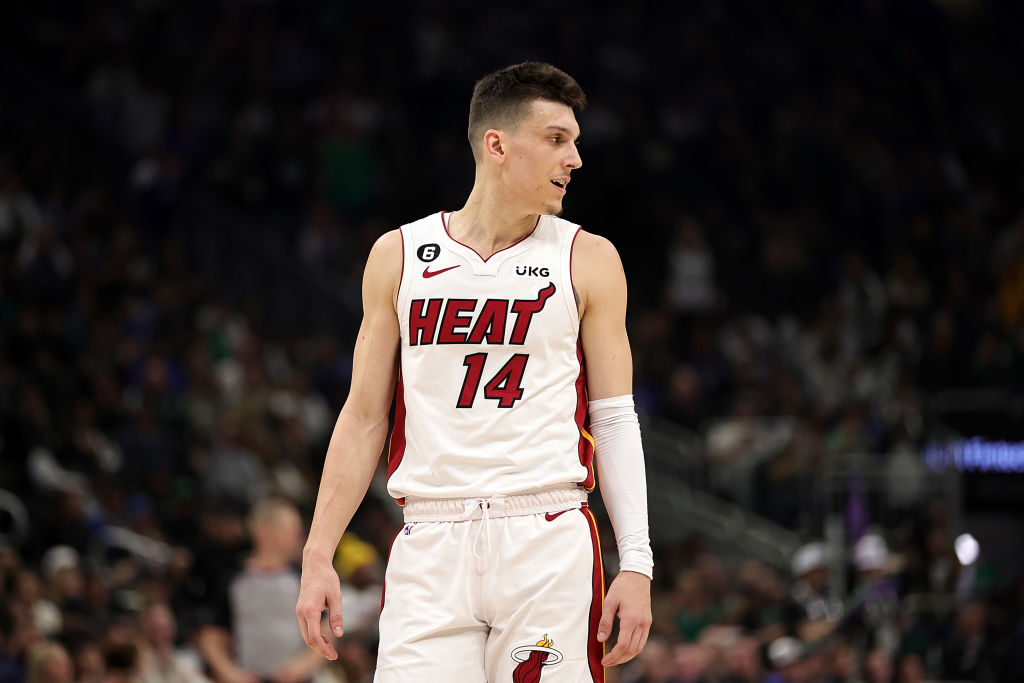 Tyler Herro celebra una acción