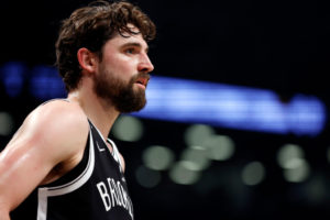 Joe Harris, traspasado a los Pistons