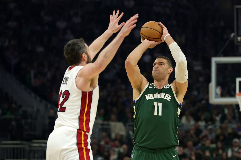 Brook Lopez, cerca de la renovación con los Bucks