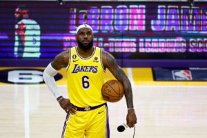 Una entrada para el partido en que LeBron superó a Kareem arrasa en una subasta