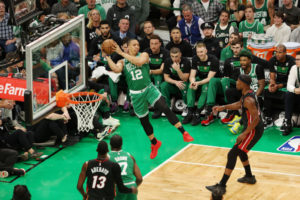 Boston quiere picks de primera ronda por Grant Williams