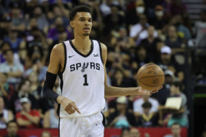 Victor Wembanyama se estrena con nueve puntos en la Summer League