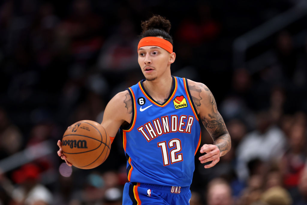 Lindy Waters III seguirá en casa con los Thunder