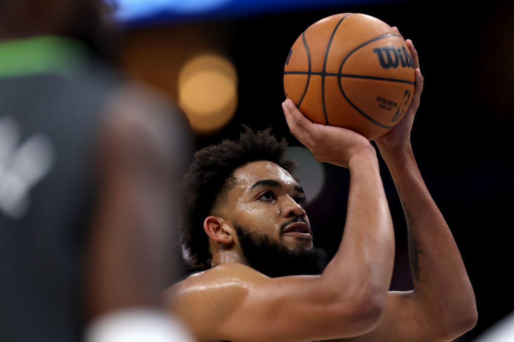 Karl-Anthony Towns anota 20 puntos en su regreso con Dominicana