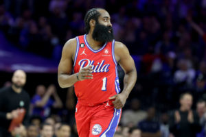76ers y Clippers retomarán las negociaciones por Harden
