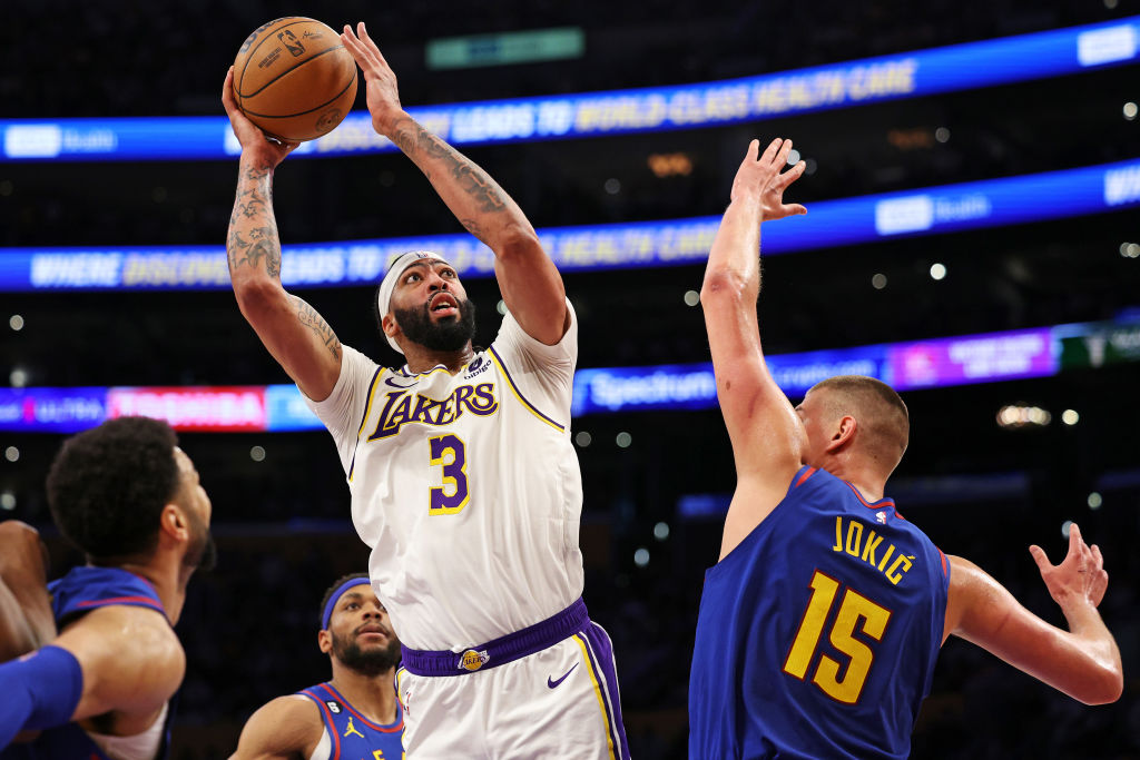 Anthony Davis le dijo a los Lakers que quiere jugar menos como pívot