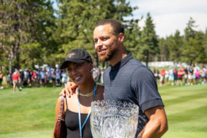Stephen y Ayesha Curry donarán 50 millones a los colegios de Oakland