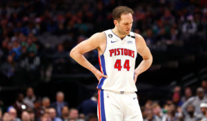 Bojan Bogdanovic estará al menos un mes de baja