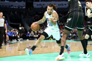 Los Magic extienden el contrato de Cole Anthony