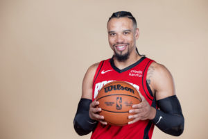 Ime Udoka pide a Dillon Brooks que se controle en pista