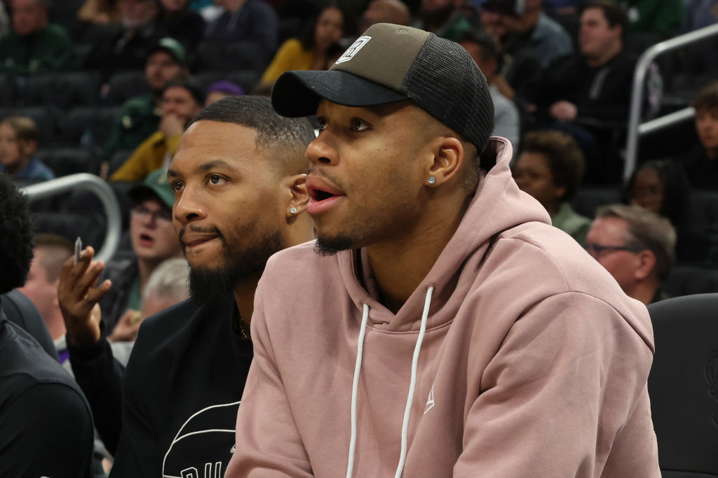 giannis antetokounmpo sneakers