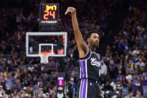 Sacramento tumba a los Lakers en la prórroga