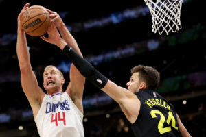 Buenas noticias para Plumlee y los Clippers
