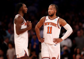 Los Knicks remontan 21 puntos para seguir vivos en la Copa NBA