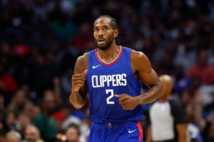 Kawhi extiende su contrato por 3 años y 153 millones